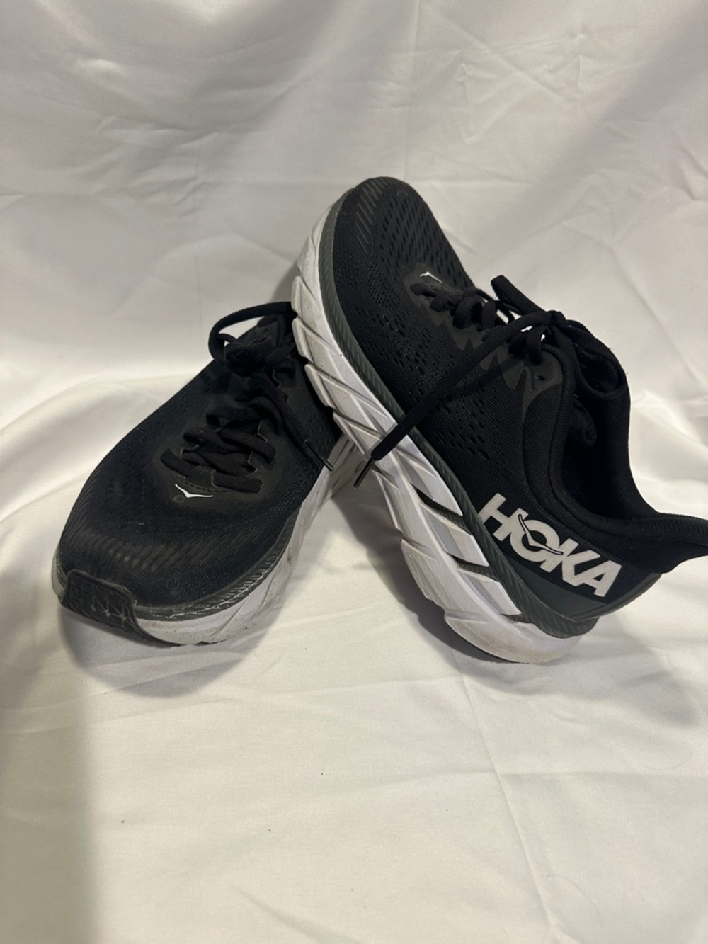 Hoka Clifton 7 Woman’s Athletic Shoes Size 8